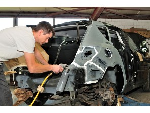 Autokarosárna