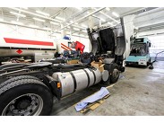 Servis nákladních automobilů ()