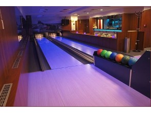 Bowling bar
