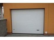 Garážová vrata ()