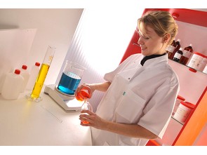 Laboratorní chemikálie