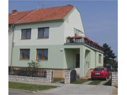 Parkování u letiště Brno Tuřany ()