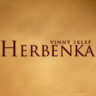 logo Sklep Herbenka – Vinný sklep s posezením a občerstvením