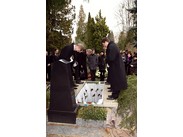 Pohřeb do země ()