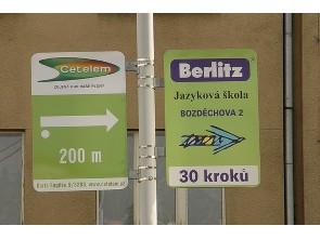 Naváděcí panely na sloupech