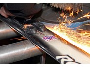 Servis lyží a snowboardů ()