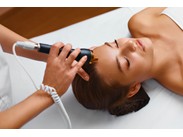 Korektivní dermatologie ()