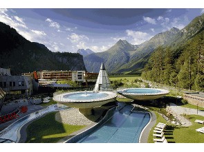 Luxusní dovolená - designový hotel 4* Aqua Dome Tirol Therme Langenfeld - lázně v ceně