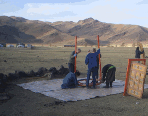 Staveni Jurty v Mongolsku Zari 2008